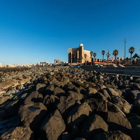 In Palmas De Gran Canaria * Las Palmas de Gran Canaria
